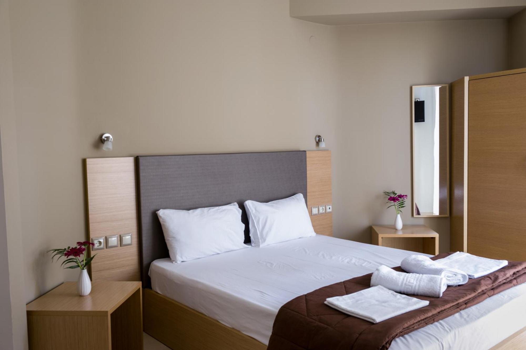 Niriides Studios And Apartments Paralía 외부 사진